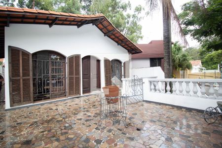 Casa à venda com 258m², 4 quartos e 2 vagasVaranda