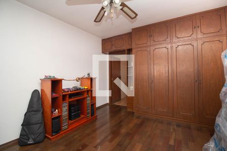 Casa à venda com 258m², 4 quartos e 2 vagasQuarto 2 - Suíte 1 