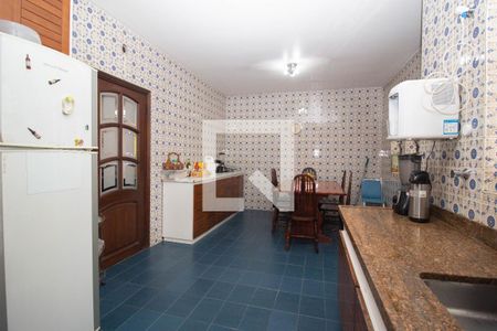 Casa à venda com 258m², 4 quartos e 2 vagasCozinha