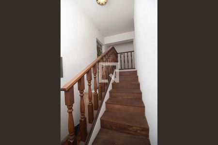 Casa à venda com 258m², 4 quartos e 2 vagasEscada - Garagem