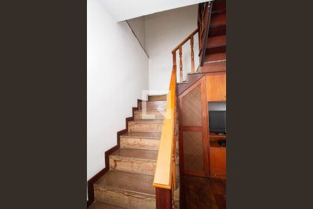 Casa à venda com 258m², 4 quartos e 2 vagasEscada