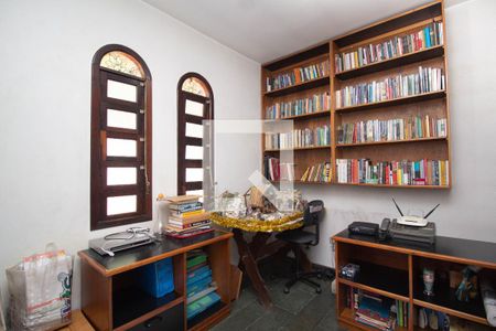 Casa à venda com 258m², 4 quartos e 2 vagasEscritório