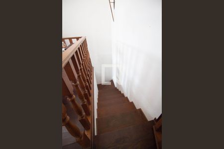 Casa à venda com 258m², 4 quartos e 2 vagasEscada - Garagem