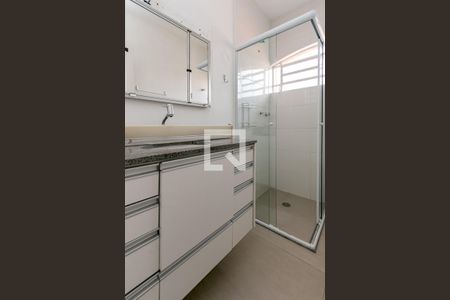 Casa à venda com 250m², 3 quartos e 2 vagasBanheiro