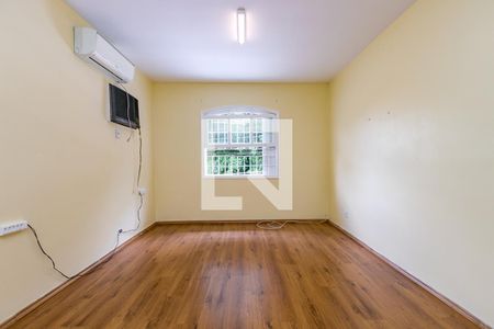 Suíte de casa à venda com 3 quartos, 250m² em Vila Congonhas, São Paulo