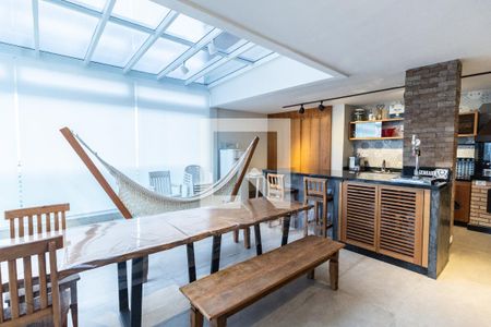 Apartamento à venda com 260m², 3 quartos e 3 vagas Apartamento à venda com 260m², 3 quartos e 3 vagasChurrasqueira