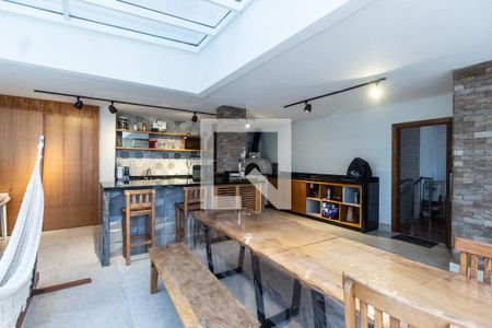 Apartamento à venda com 260m², 3 quartos e 3 vagas Apartamento à venda com 260m², 3 quartos e 3 vagasChurrasqueira