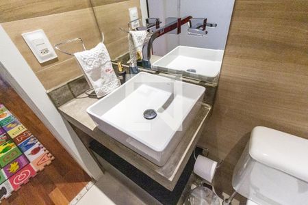 Apartamento à venda com 260m², 3 quartos e 3 vagas Apartamento à venda com 260m², 3 quartos e 3 vagasBanheiro de serviço