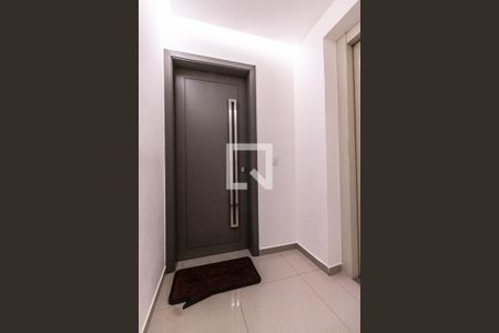 Apartamento à venda com 260m², 3 quartos e 3 vagas Apartamento à venda com 260m², 3 quartos e 3 vagasHall social