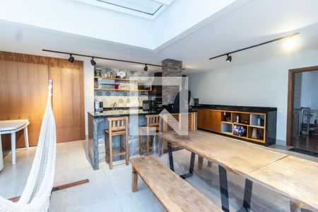 Apartamento à venda com 260m², 3 quartos e 3 vagas Apartamento à venda com 260m², 3 quartos e 3 vagasChurrasqueira