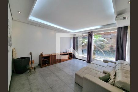 Casa à venda com 2 quartos, 180m² em Heliópolis, Belo Horizonte