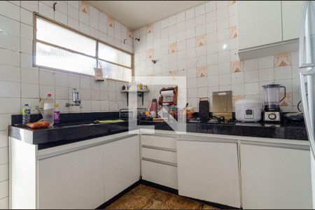 Casa à venda com 186m², 4 quartos e 1 vaga
