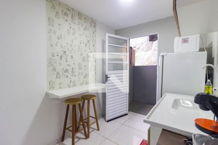 Cozinha de casa para alugar com 1 quarto, 18m² em Jaguaré, São Paulo