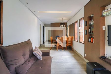 Sala de casa à venda com 3 quartos, 210m² em Santa Tereza, Belo Horizonte