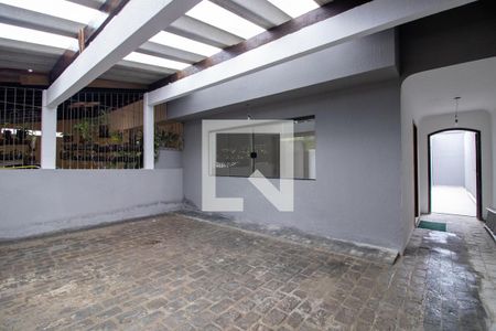 Casa à venda com 140m², 2 quartos e 3 vagas Casa à venda com 140m², 2 quartos e 3 vagasGaragem