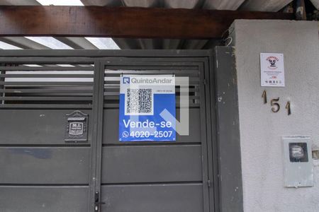 Casa à venda com 140m², 2 quartos e 3 vagas Casa à venda com 140m², 2 quartos e 3 vagasFachada