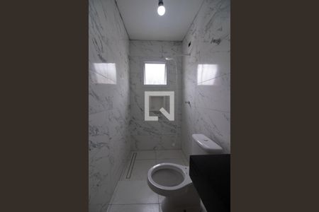 Casa à venda com 140m², 2 quartos e 3 vagas Casa à venda com 140m², 2 quartos e 3 vagasBanheiro do Quarto 2