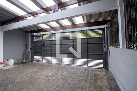 Casa à venda com 140m², 2 quartos e 3 vagas Casa à venda com 140m², 2 quartos e 3 vagasGaragem