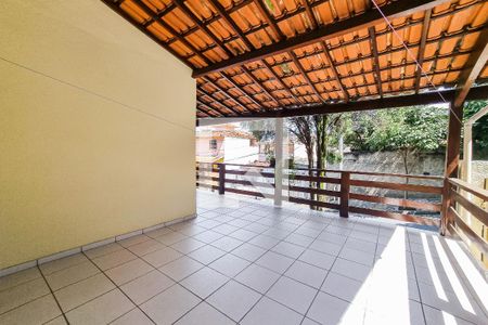 Varanda de casa à venda com 4 quartos, 380m² em Tupi, Belo Horizonte