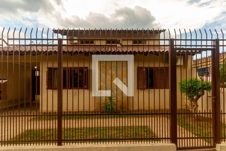 Casa à venda com 4 quartos, 320m² em Partenon, Porto Alegre
