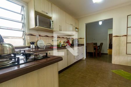 Casa à venda com 320m², 4 quartos e 3 vagas