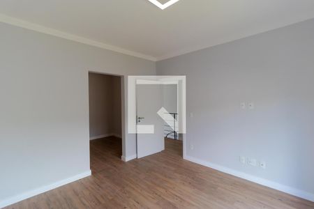 Casa de condomínio à venda com 196m², 3 quartos e 4 vagas Casa de condomínio à venda com 196m², 3 quartos e 4 vagasSuíte 02