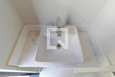 Casa de condomínio à venda com 196m², 3 quartos e 4 vagas Casa de condomínio à venda com 196m², 3 quartos e 4 vagasBanheiro