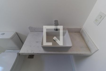 Casa de condomínio à venda com 196m², 3 quartos e 4 vagas Casa de condomínio à venda com 196m², 3 quartos e 4 vagasBanheiro da Suíte 03