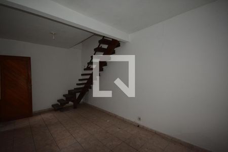 Sala de casa para alugar com 2 quartos, 65m² em Marechal Hermes, Rio de Janeiro