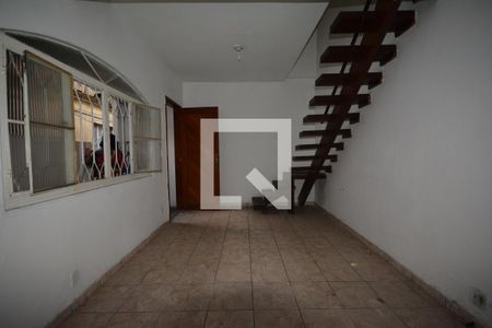 Sala de casa para alugar com 2 quartos, 65m² em Marechal Hermes, Rio de Janeiro