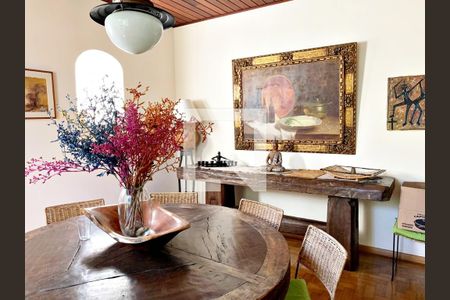 Casa à venda com 542m², 4 quartos e 4 vagas