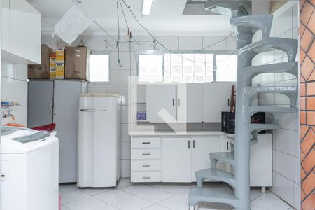 Casa à venda com 220m², 3 quartos e 2 vagas Casa à venda com 220m², 3 quartos e 2 vagasLavanderia