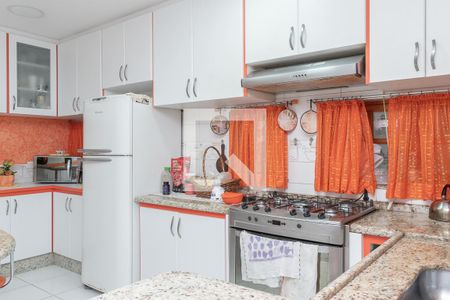 Casa à venda com 220m², 3 quartos e 2 vagas Casa à venda com 220m², 3 quartos e 2 vagasCozinha