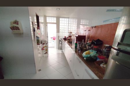 Casa à venda com 606m², 5 quartos e 1 vagaCozinha