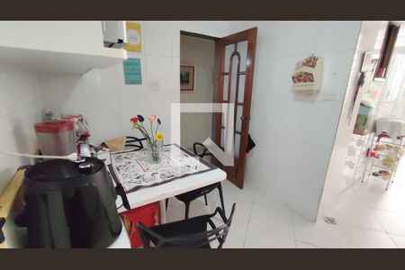 Casa à venda com 606m², 5 quartos e 1 vagaCozinha