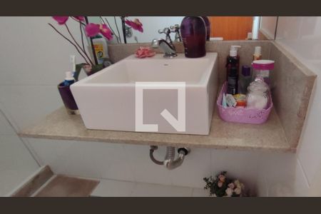 Casa à venda com 606m², 5 quartos e 1 vagaBanheiro da Suíte 2