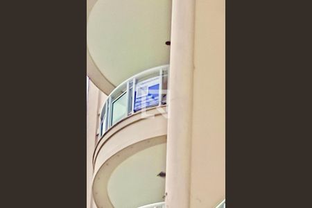 Apartamento para alugar com 144m², 2 quartos e 1 vagaFachada com cartaz QA