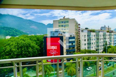 Sala vista  de apartamento para alugar com 2 quartos, 144m² em Leblon, Rio de Janeiro