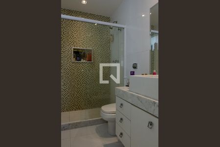 Casa de condomínio à venda com 233m², 5 quartos e 2 vagasBanheiro da Suíte 4