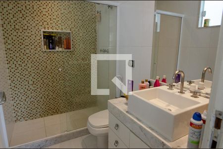 Casa de condomínio à venda com 233m², 5 quartos e 2 vagasBanheiro da Suíte 4