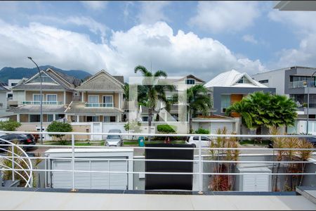 Casa de condomínio à venda com 233m², 5 quartos e 2 vagasVaranda das suites 3 e 4