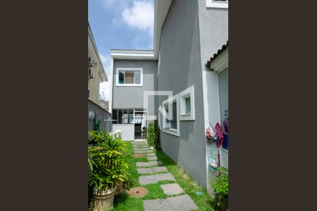 Casa de condomínio à venda com 233m², 5 quartos e 2 vagasQuintal