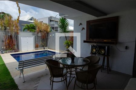 Casa de condomínio à venda com 233m², 5 quartos e 2 vagasÁrea externa