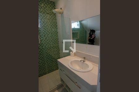 Casa de condomínio à venda com 233m², 5 quartos e 2 vagasBanheiro do escritório