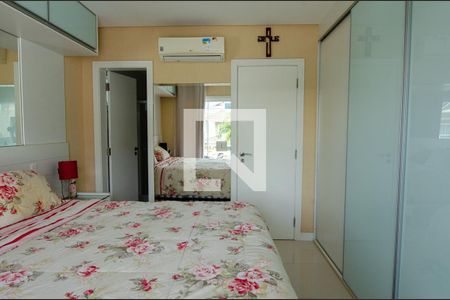 Casa de condomínio à venda com 233m², 5 quartos e 2 vagasSuite 4