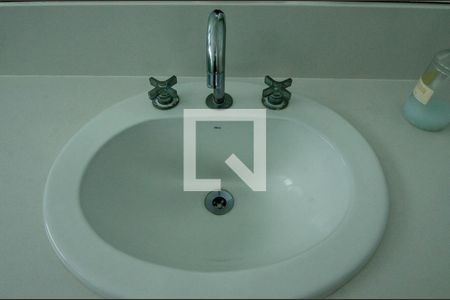 Casa de condomínio à venda com 233m², 5 quartos e 2 vagasBanheiro da Suíte 1