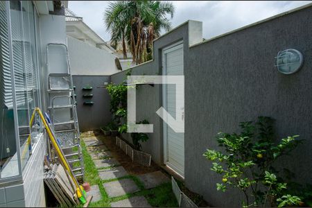 Casa de condomínio à venda com 233m², 5 quartos e 2 vagasQuintal