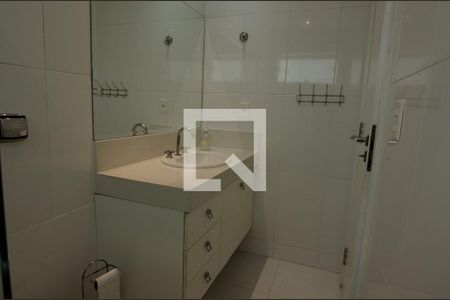 Casa de condomínio à venda com 233m², 5 quartos e 2 vagasBanheiro da Suíte 1