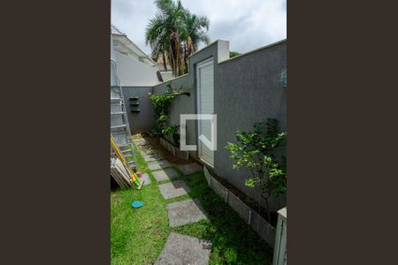 Casa de condomínio à venda com 233m², 5 quartos e 2 vagasQuintal