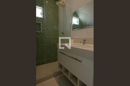 Casa de condomínio à venda com 233m², 5 quartos e 2 vagasBanheiro do escritório